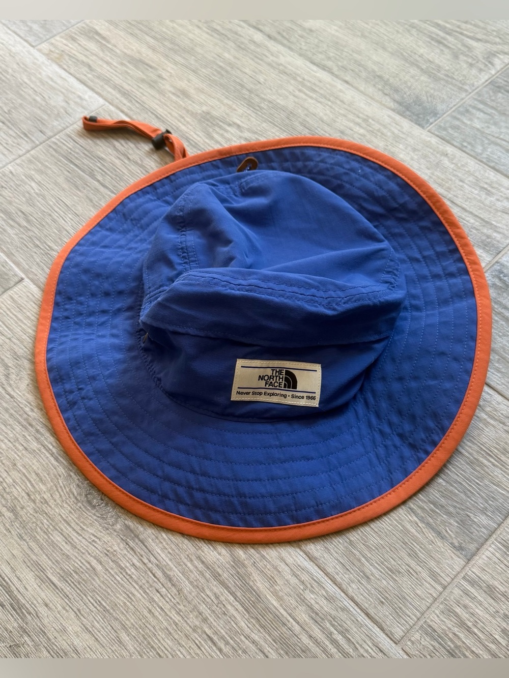 The North Face Horizon Hat in a blue and orange colorway